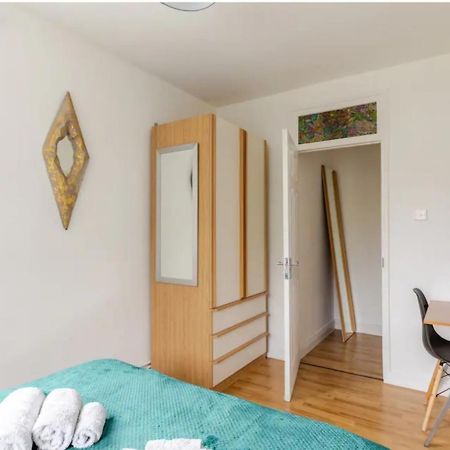 Spacious Two Bedroom Apartment In Battersea, Free Parking 伦敦 外观 照片