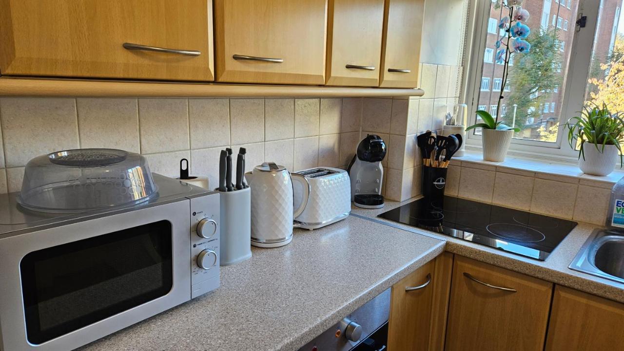 Spacious Two Bedroom Apartment In Battersea, Free Parking 伦敦 外观 照片
