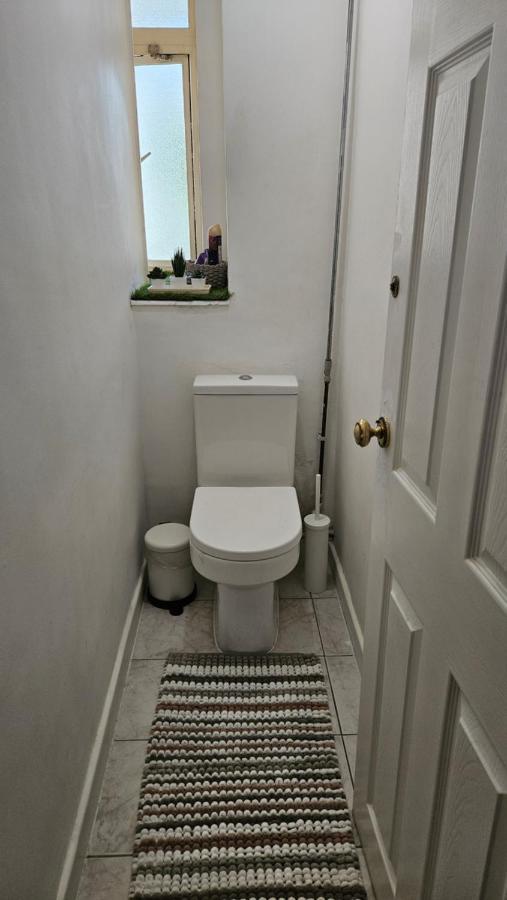 Spacious Two Bedroom Apartment In Battersea, Free Parking 伦敦 外观 照片