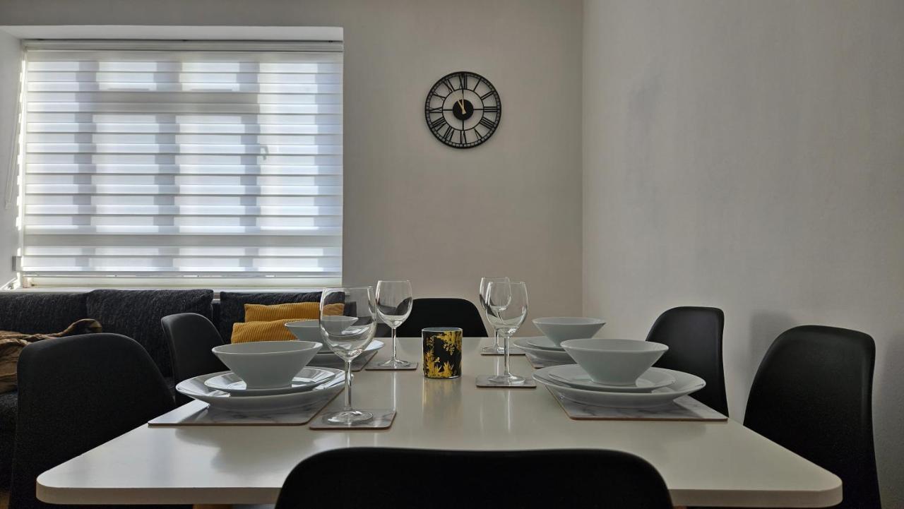 Spacious Two Bedroom Apartment In Battersea, Free Parking 伦敦 外观 照片