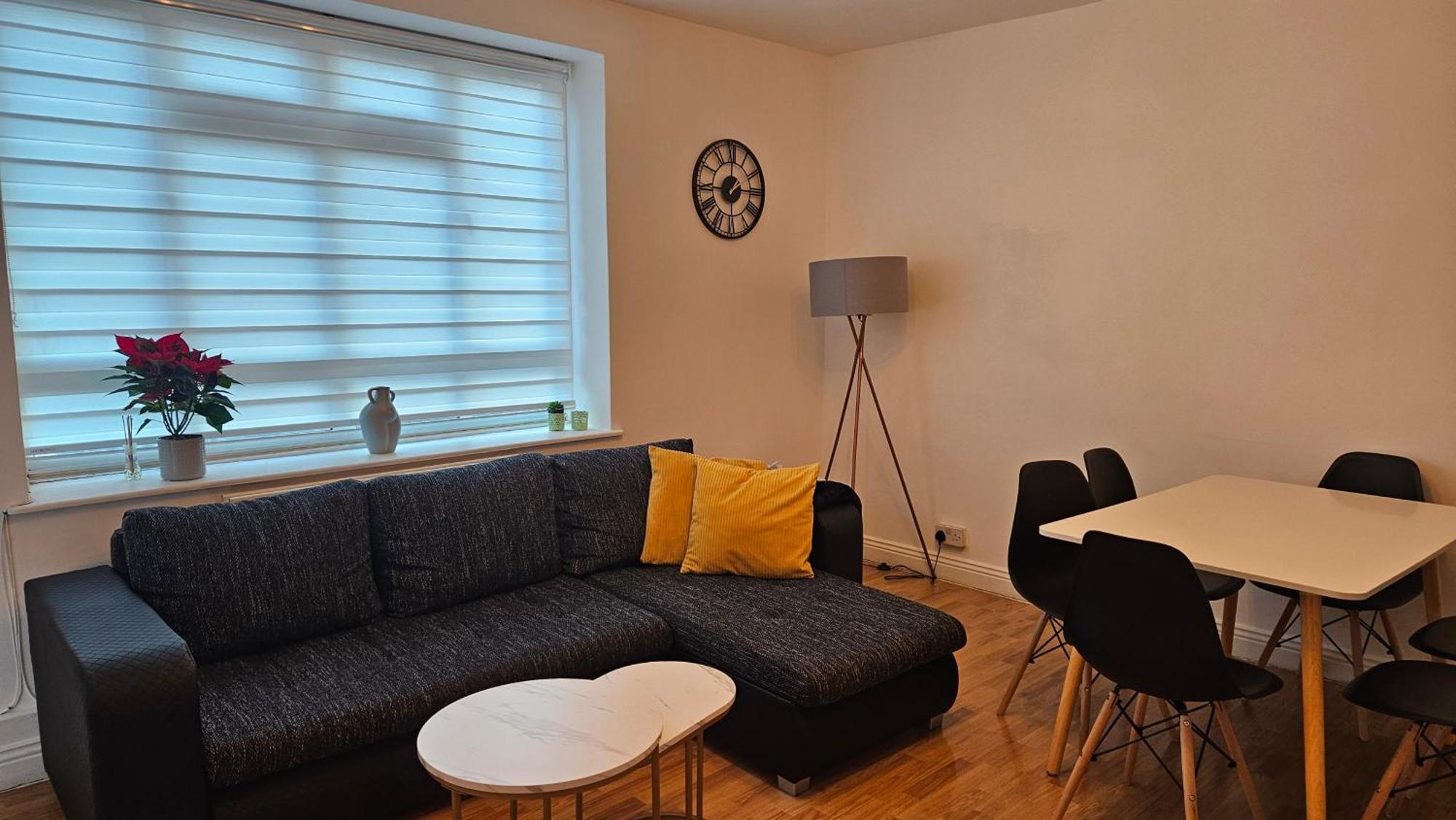 Spacious Two Bedroom Apartment In Battersea, Free Parking 伦敦 外观 照片